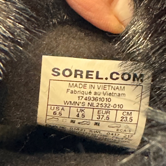 Sorel Black Fur-Trimmed Boots - Picture 4 of 4